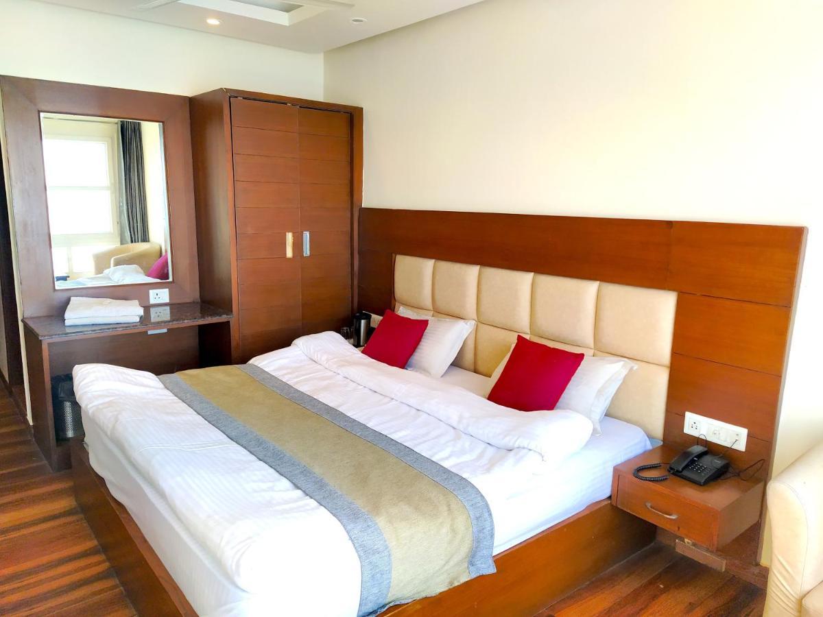 Hotel Samrat, Mussoorie Dış mekan fotoğraf