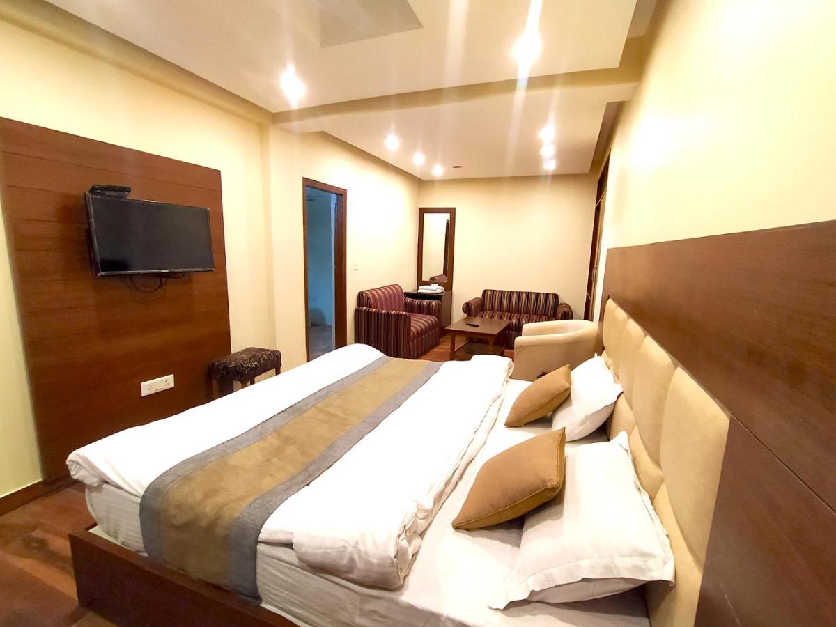 Hotel Samrat, Mussoorie Dış mekan fotoğraf