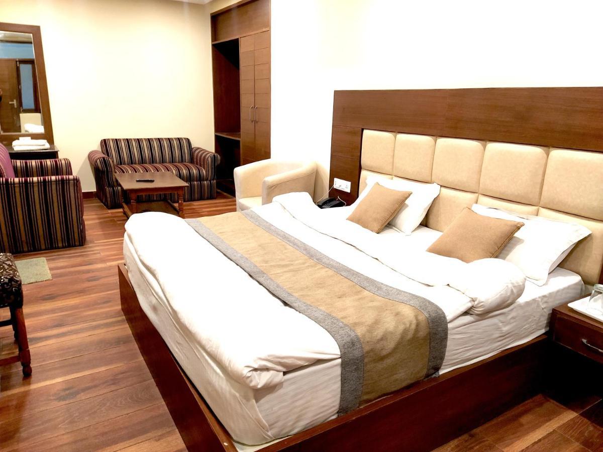 Hotel Samrat, Mussoorie Dış mekan fotoğraf